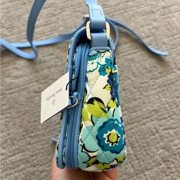 Vera Bradley Turnlock Crossbody - Blueberry Blooms - Picture 4 of 16